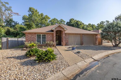319 319 Amberwood Cir, Tyler, TX 75701 - photo 2