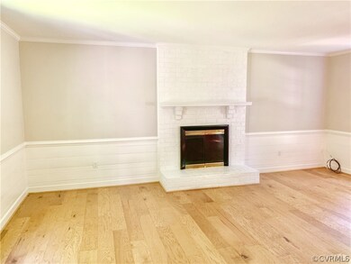 Large living room with new floors