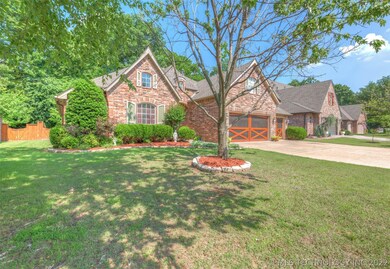 Fully fenced yard, very private!