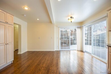 620 Catalpa Dr, Royal Oak, MI 48067 - photo 6