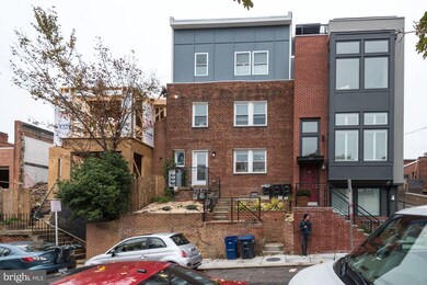 725 Hobart Place NW, Washington, DC 20001 - photo 2