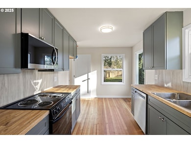 39115 Jasper Lowell Rd, Fall Creek, OR 97438 - photo 7