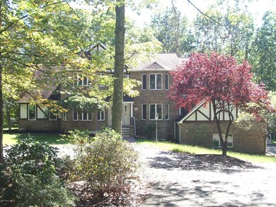 226 Saunders Ct, Cresco, PA 18326 - photo 2