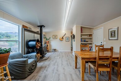 Living Room/Dining