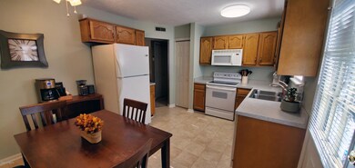 8808 Astrid Ave, Louisville, KY 40228 - photo 6