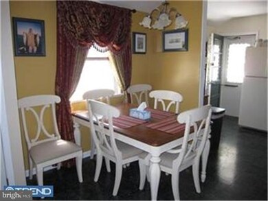 127 Colonial Ave, Norristown, PA 19403 - photo 5