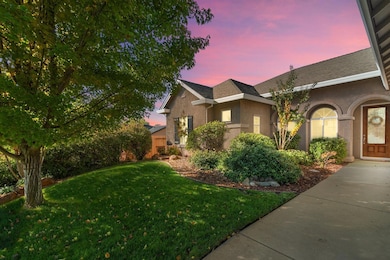 2030 Hedgerow Ave, Redding, CA 96003 - photo 2