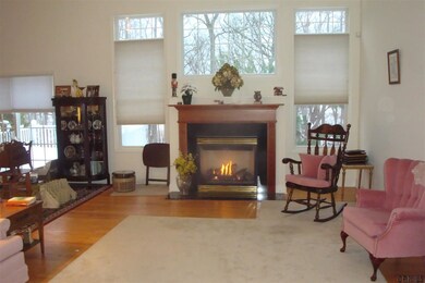 14 Conway Cir, Albany, NY 12211 - photo 2