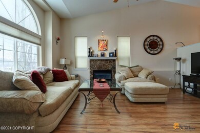 Living Room w/Laminate Flooring