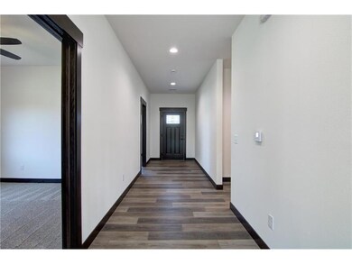 3443 Iris Dr, Eau Claire, WI 54703 - photo 6