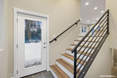 Stairwell/Entry