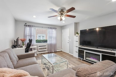 37 York Dr unit 6A, Edison, NJ 08817 - photo 3