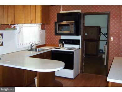 106 Pennypacker Dr, Willingboro, NJ 08046 - photo 2