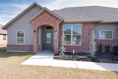 1408 N Oak, Seiling, OK 73663 - photo 2