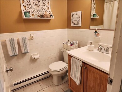 Riverview Condominiums unit 15, Lincoln, RI 02865 - photo 4