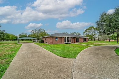 7201 Cemetary Rd, Manvel, TX 77578 - photo 4