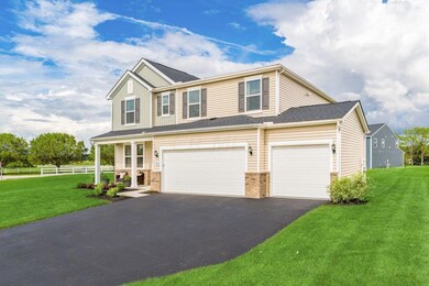 RARE 3 CAR GARAGE!