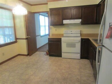 2608 Northwoods Dr, Jacksonville, NC 28540 - photo 4