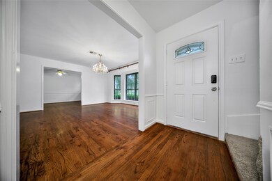 1039 Chamboard Ln, Houston, TX 77018 - photo 5