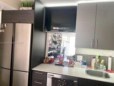 18900 NE 14th Ave unit D205, Miami, FL 33179 - photo 4