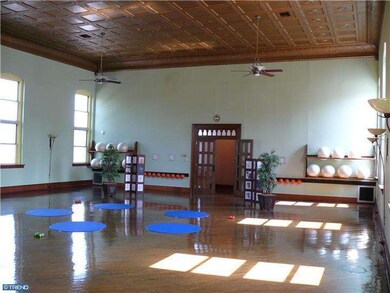 201 S Kemp St, Lyons, PA 19536 - photo 6