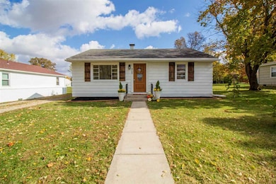 409 S Mulberry St, Farmland, IN 47340 - photo 2