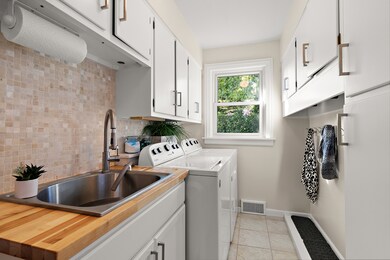 unlisted-address, Des Plaines, IL 60016 - photo 7