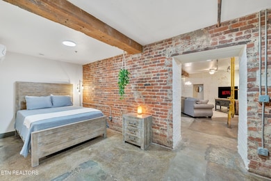 5-web-or-mls-MMM_2725