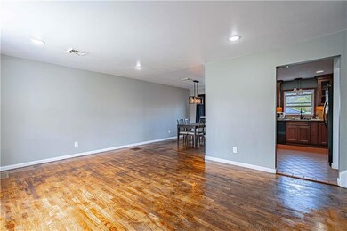 2909 W Washington St, Allentown, PA 18104 - photo 3