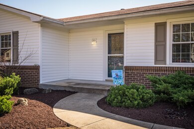 8622 Michael Ray Dr, Louisville, KY 40219 - photo 5