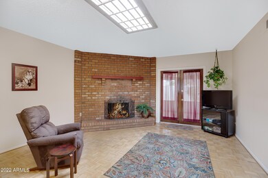 542 N Beverly St-5