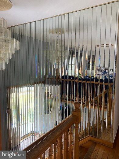 102 Snow Drop Ln, Penns Grove, NJ 08069 - photo 2