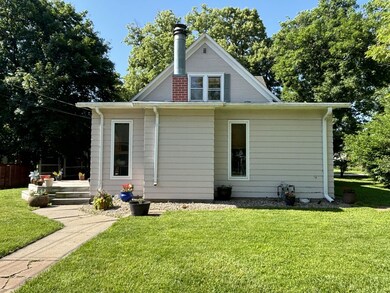 2010 15th St, Columbus, NE 68601 - photo 3