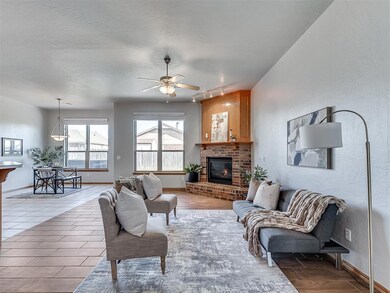 2321 NE 7th St, Moore, OK 73160 - photo 6