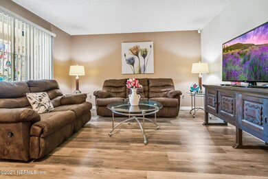 4872 Lofty Pines Cir W, Jacksonville, FL 32210 - photo 5