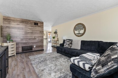 790 Orchard Glen Ct, Columbus, OH 43228 - photo 4