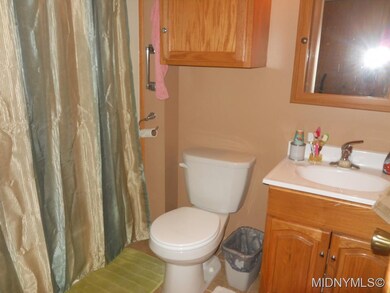 Full Hall Bath