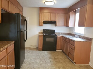 329 Richlands Ave unit 9, Jacksonville, NC 28540 - photo 3