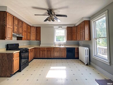 919 Bridge Ave, Davenport, IA 52803 - photo 4