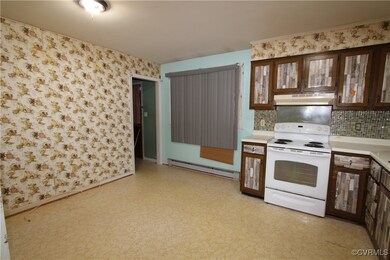 Eat-In Kitchen