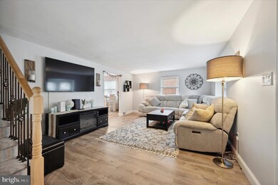 519 Glenfield Ave, Glenolden, PA 19036 - photo 2