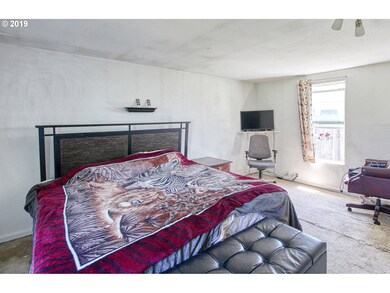 Bedroom, Primary