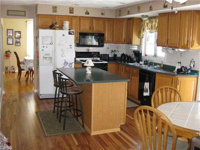 126 Chestnut St, Rehoboth, MA 02769 - photo 3