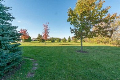 1792 Merlot Dr, Easton, PA 18045 - photo 2