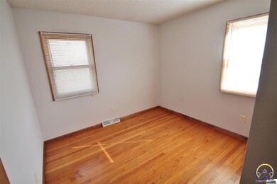 206 E 1st St, Hoyt, KS 66440 - photo 7