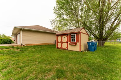 813 N 41st St, Nixa, MO 65714 - photo 2