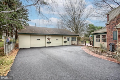 830 E Main St, Mount Joy, PA 17552 - photo 3