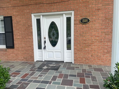 1508 Jefferson Ave, Clifton Forge, VA 24422 - photo 3