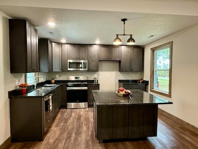 312 E Grant St, Clever, MO 65631 - photo 6