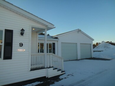 View proceeding up driveway